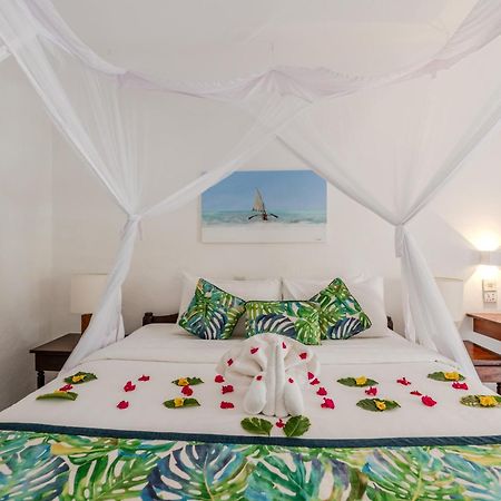 Diani Sea Resort ディアニ・ビーチ エクステリア 写真