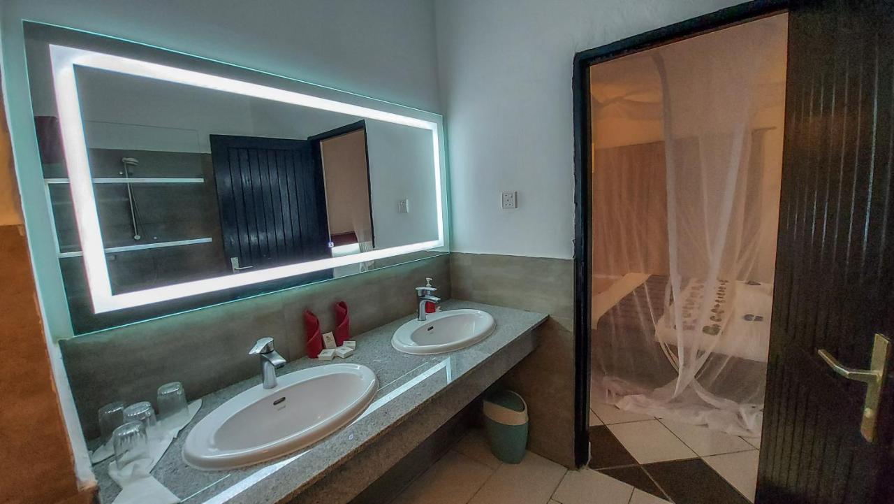 Diani Sea Resort ディアニ・ビーチ エクステリア 写真