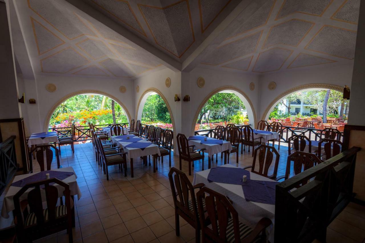 Diani Sea Resort ディアニ・ビーチ エクステリア 写真